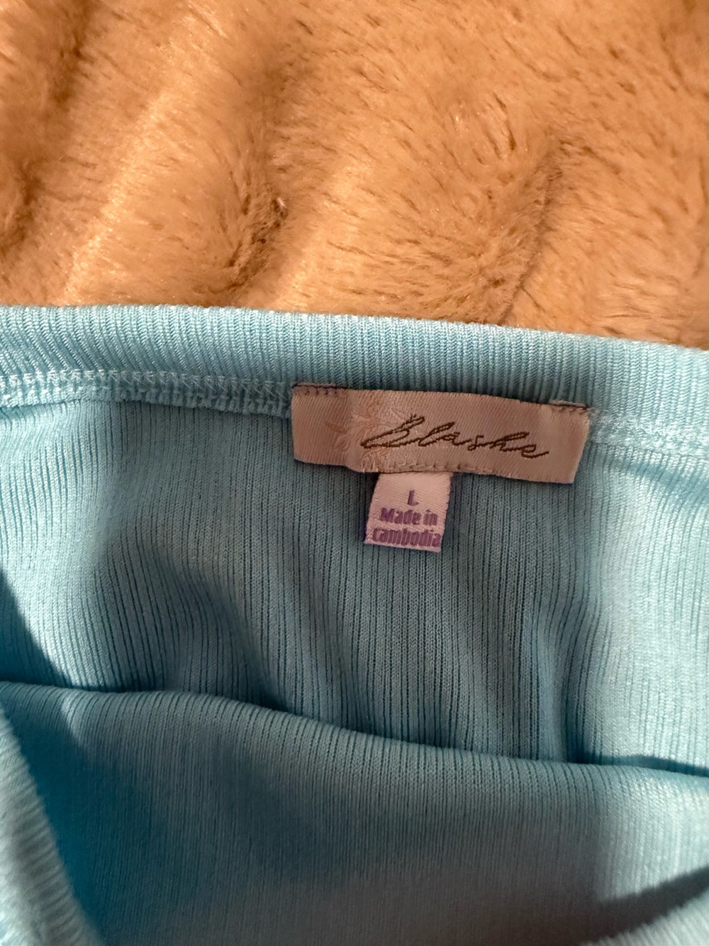 Light Blue Ruched Tank Top – Size Large - Picture 3 of 3